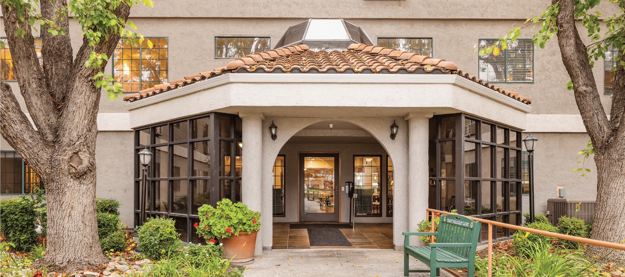 DSL_MBTR_5172402_Landing-Page_Ribbon Cutting-Client-Header-1