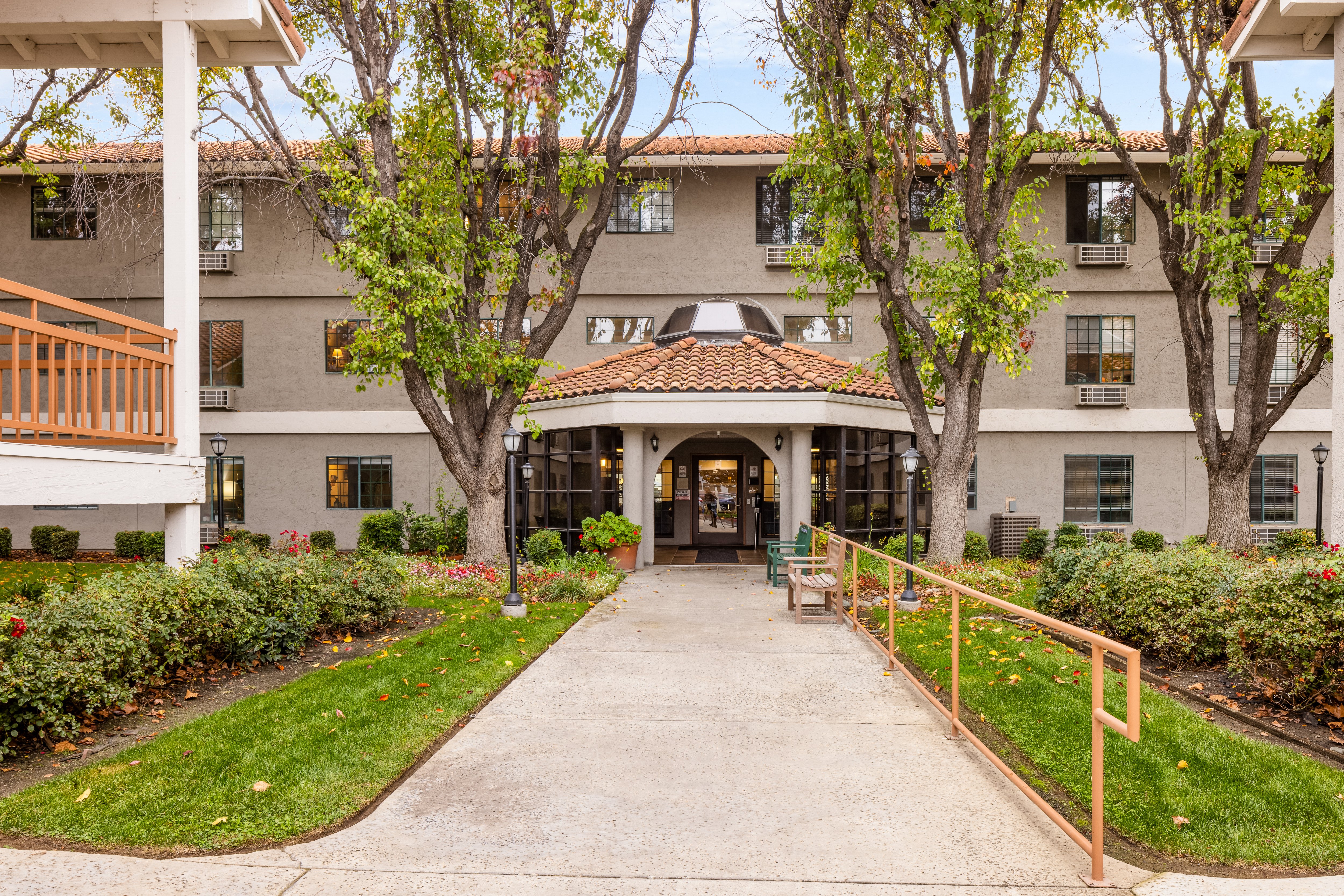 Marbella_Tracy_Building_Exterior_24