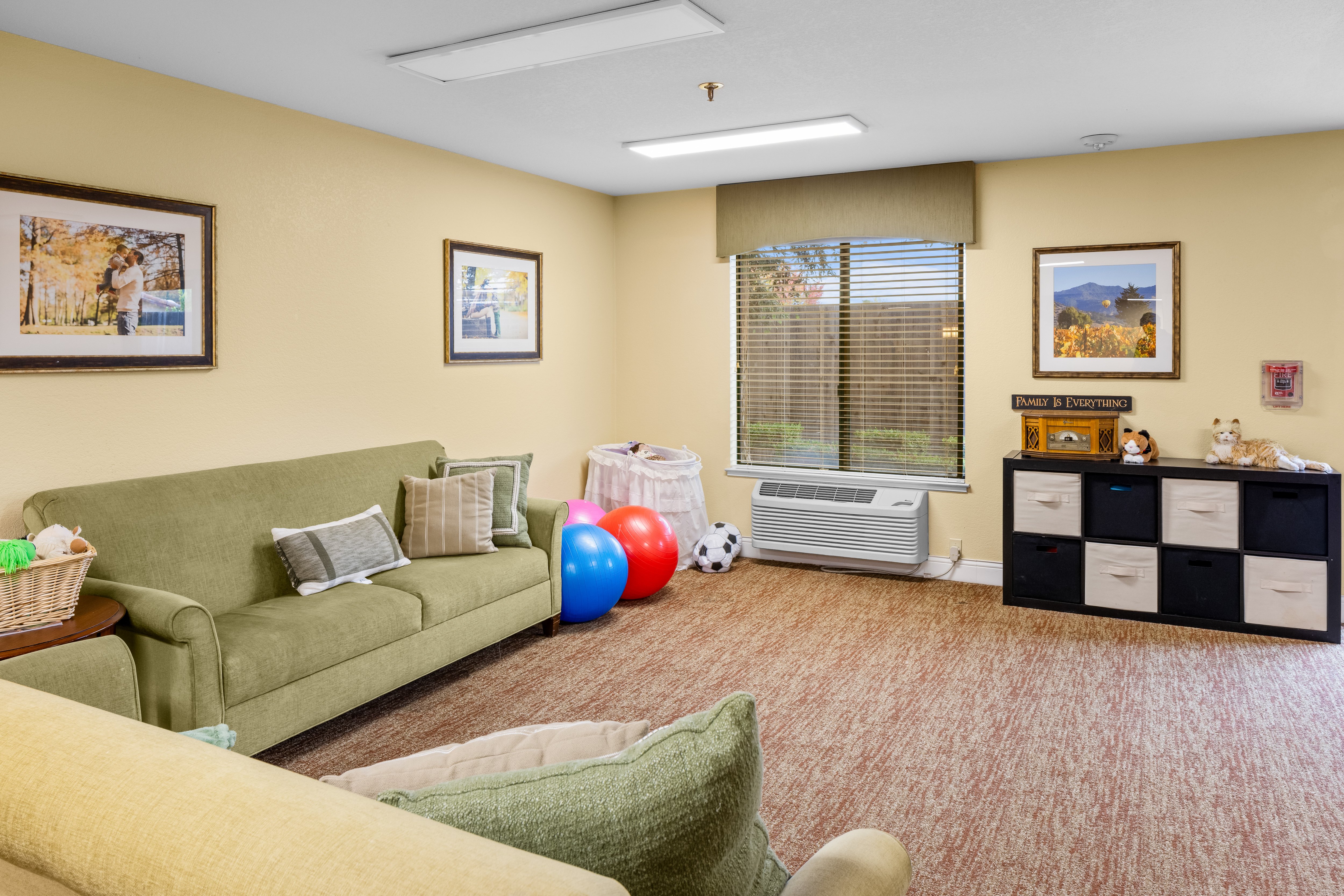 Marbella_Tracy_Interior_Common_Area_11