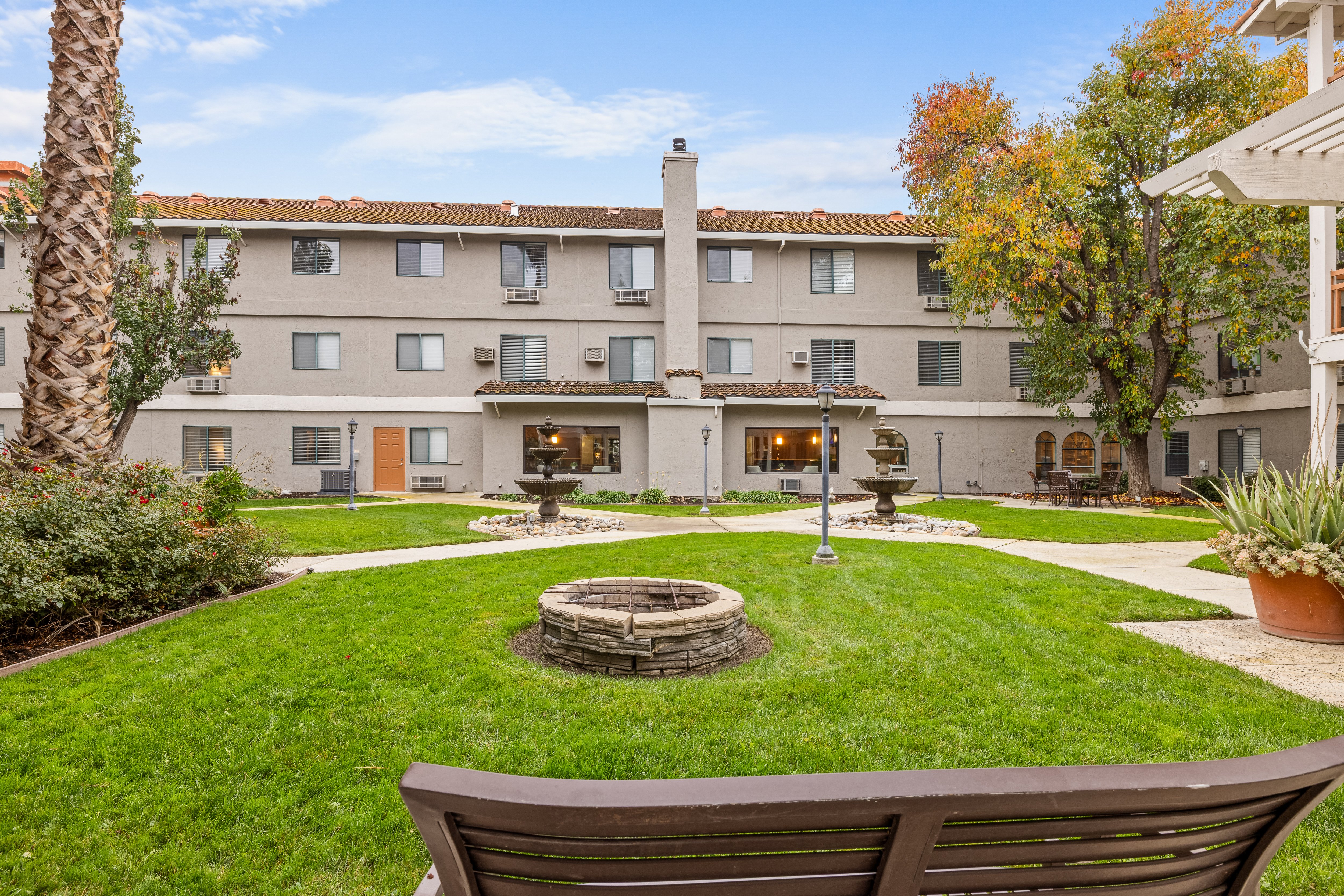 Marbella_Tracy_Outdoor_Common_Area_28