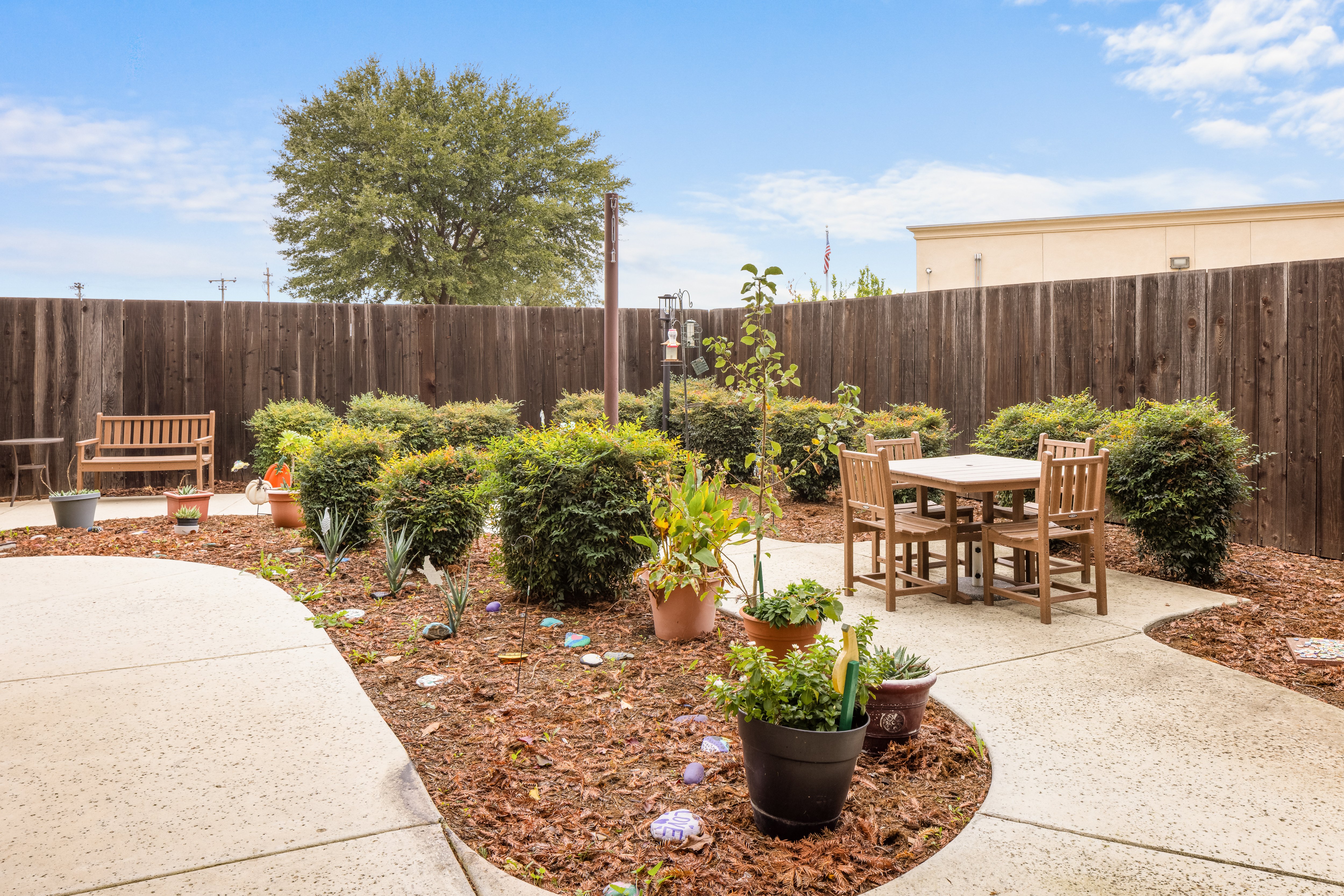 Marbella_Tracy_Outdoor_Common_Area_29